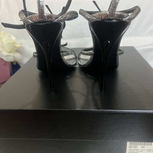 Saint Laurent Cassandra Heels in Metallic Silver Cracked Metal Leather - Picture 6 of 10